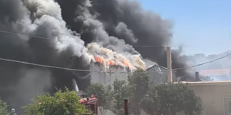 Ηράκλειο: Μεγάλη φωτιά σε επιχείρηση χαρτικών