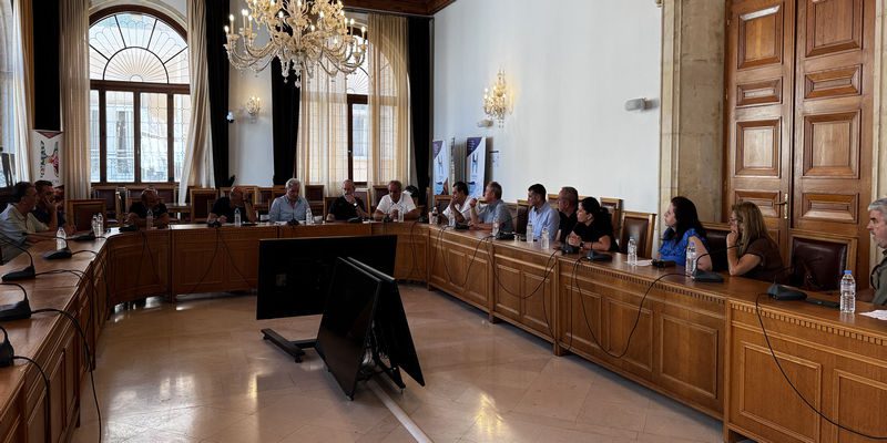 Ολοκληρώθηκε η συνάντηση που συγκάλεσε ο Δήμαρχος Ηρακλείου με φορείς της Ηρακλείου – Μοιρών για τον κλειστό χώρο κράτησης προσφύγων/μεταναστών