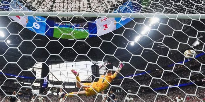 Μουντιάλ 2026: Επική ανατροπή στο τέλος με δύο γκολ σε επτά λεπτά η Αργεντινή, 2-1 την Αγγλία