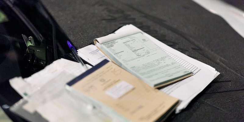 Επίσκεψη του Πρωθυπουργού Κυριάκου Μητσοτάκη συνοδευόμενος από τον Υπουργό Προστασίας του Πολίτη Μιχάλη Χρυσοχοΐδη, σε μπλόκο της Ελληνικής Αστυνομίας για αλκοτέστ στην Αθήνα, Σάββατο 13 Δεκεμβρίου 2025.   (ΔΗΜΗΤΡΗΣ ΠΑΠΑΜΗΤΣΟΣ/ΓΡΑΦΕΙΟ ΤΥΠΟΥ ΠΡΩΘΥΠΟΥΡΓΟΥ/EUROKINISSI)