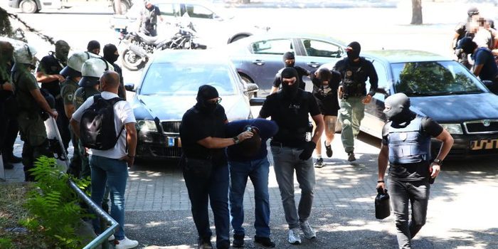 Προφυλακίστηκαν οι δύο από τους συλληφθέντες για τη δολοφονική επίθεση στο σπίτι της Νέστορα