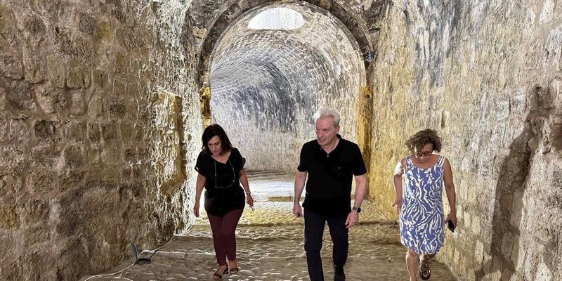 Στις 19:30 ανοίγει και η πύλη Παντοκράτορα με την έκθεση της Εφορείας Αρχαιοτήτων Ηρακλείου με τίτλο «Ηράκλειο – 40 Αιώνες Ιστορίας»
