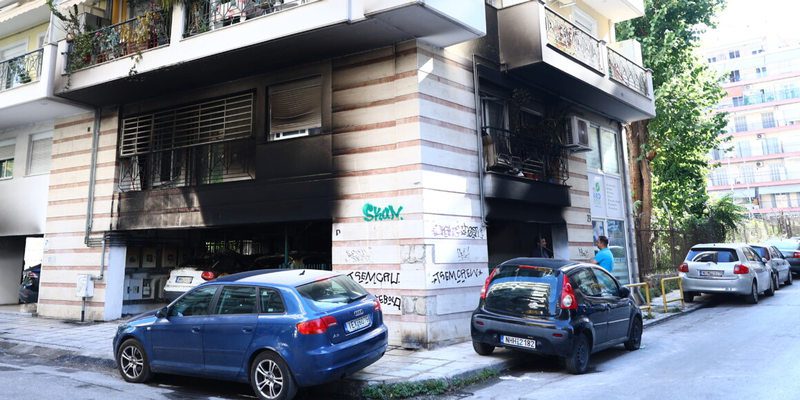Πυρκαγιά μετά απο επίθεση με γκαζάκια τα ξημερώματα της Δευτέρας σε αυτοκίνητα στη Θεσσαλονίκη σε κατοικίες στελεχών της Νέας Δημοκρατίας. Τετάρτη 1 Ιουλίου 2026  (ΡΑΦΑΗΛ ΓΕΩΡΓΙΑΔΗΣ / EUROKINISSI)